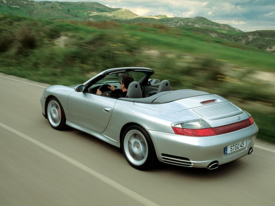  Porsche 911 Carrera 4S Cabriolet 2004 года  (фото 11 из 15)